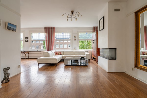 aren ’30 appartement met 2 slaapkamers, balkon en dakterras in hartje Rivierenbuurt